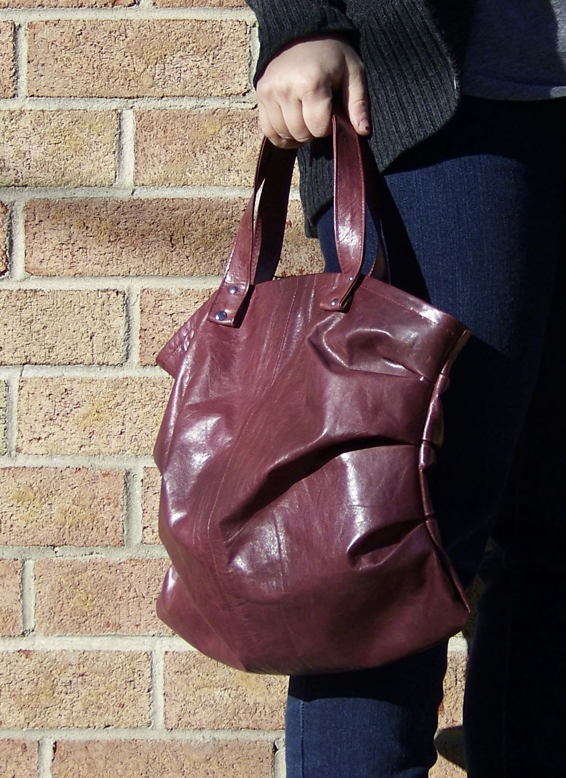 super pleated tote in reclaimed cranberry leather