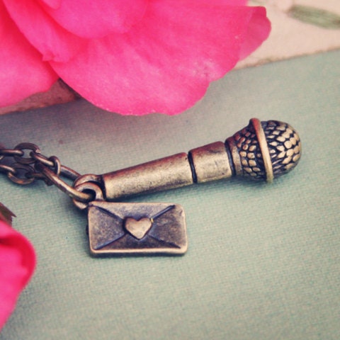 sing me a love song necklace