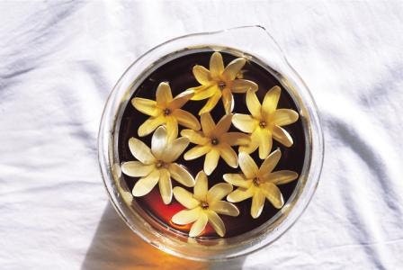 Monoi Starter Kit - 100% Natural  (Travel sizes of: Body Soap, Body Polish, Body Balm, and a bonus Vanilla Lip Balm)