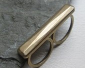 Two finger ring - Faceted metal gemstone - double knuckle ring in gold brass - Modern Rock