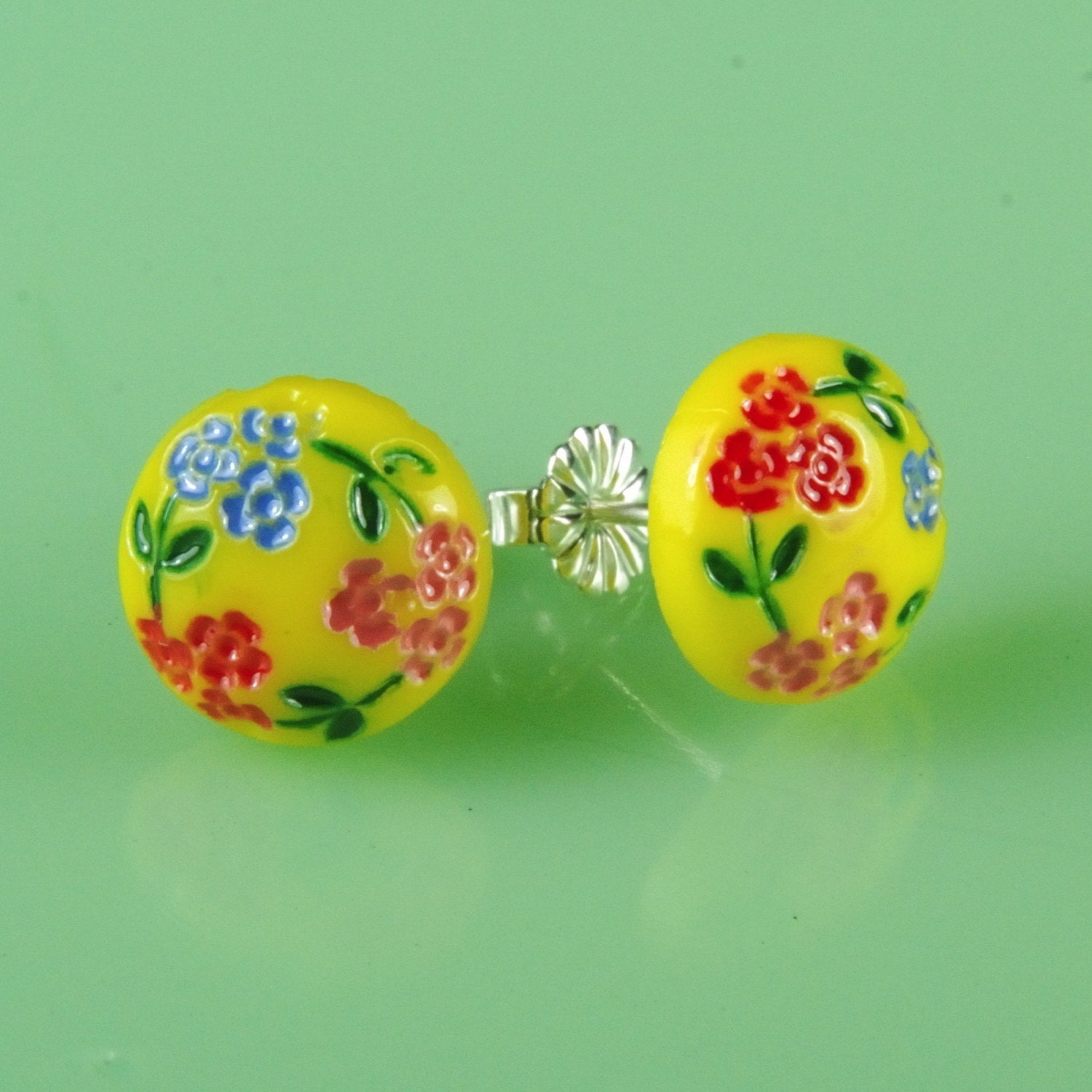 Vintage 1940s Yellow Japanese Glass Post Earrings