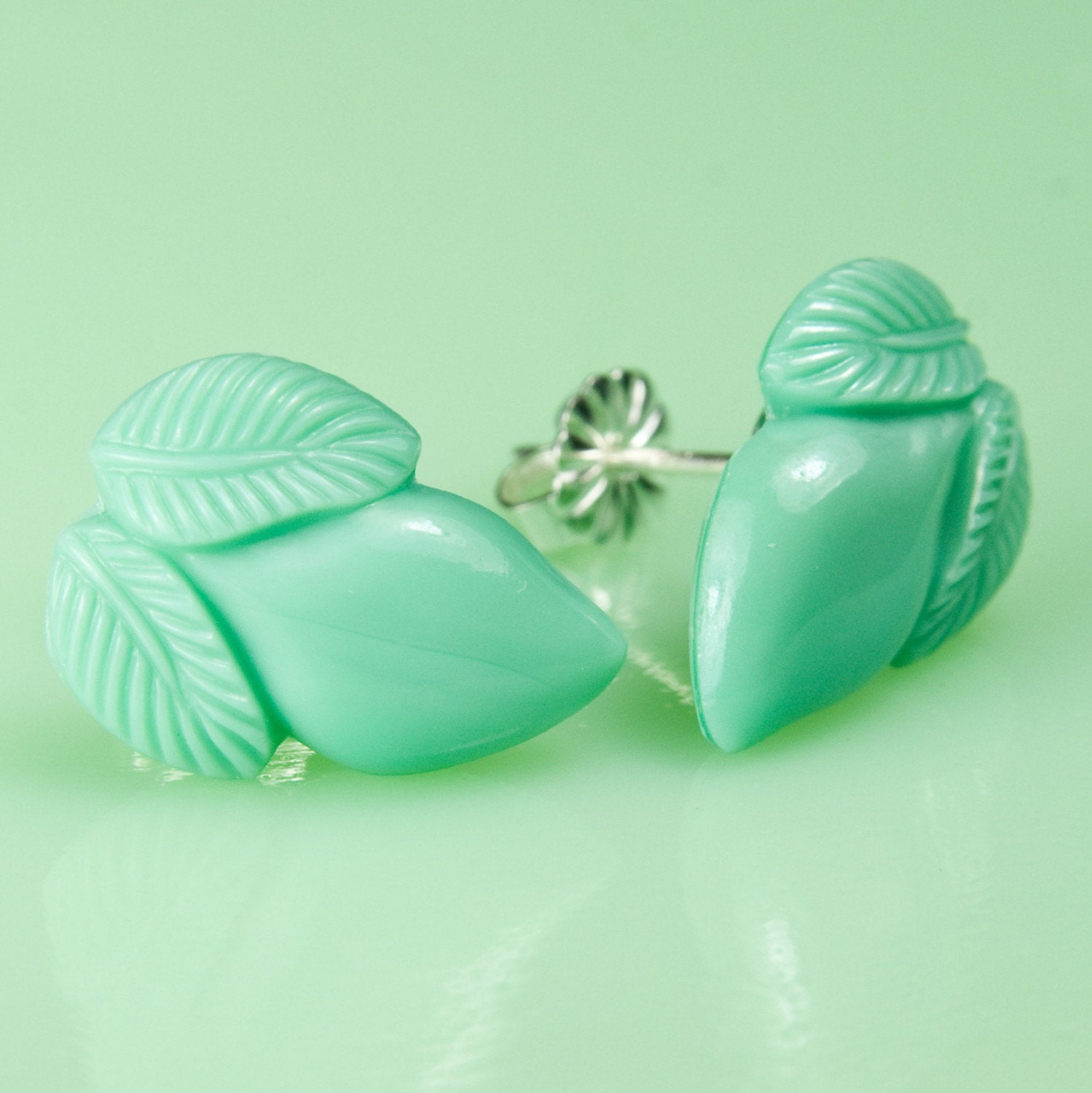 Vintage 1940's Jadeite Acorn Post Earrings