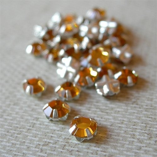 Vintage Rose Montees 5mm Swarovski Austrian Crystal Glass Rhinestones LIGHT TOPAZ lot of 18
