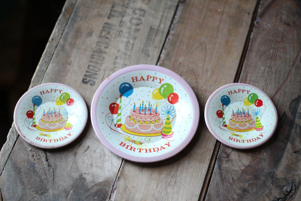 Vintage Happy Birthday Tin Kids Play Plates