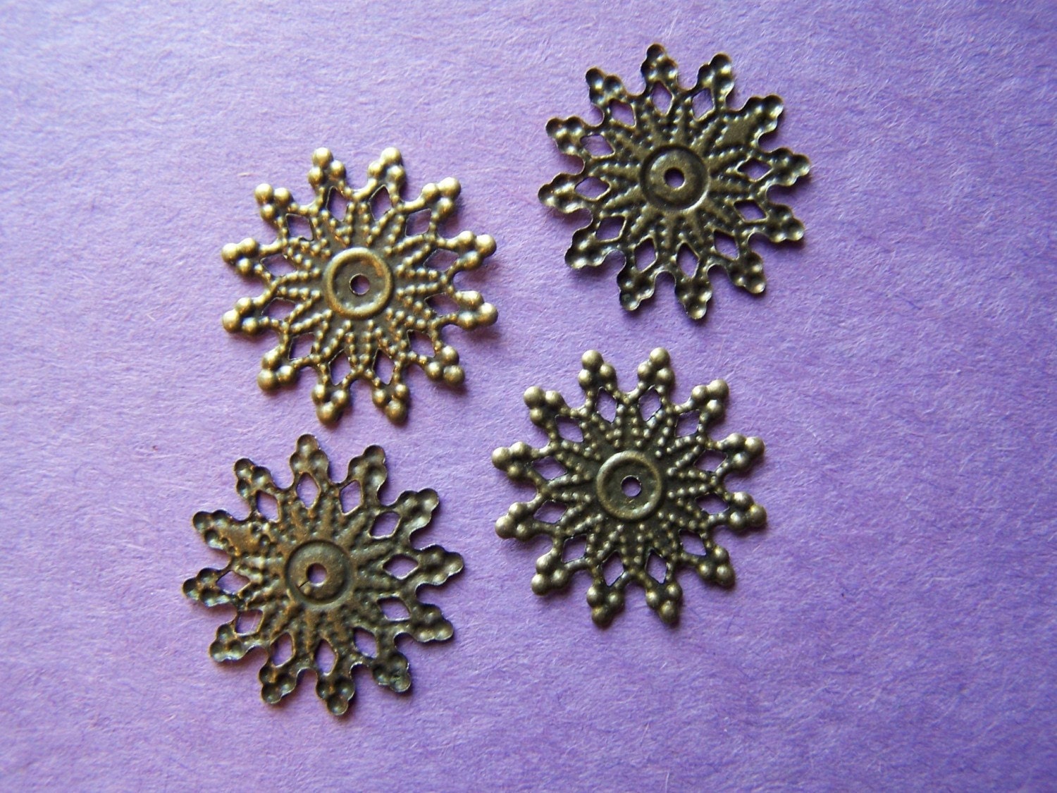 40 pcs Jewelry Findings, Filigree Snowflake, Antique Bronze tone - Nickel Free 20mm -ABF2a
