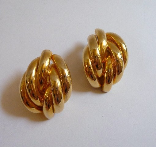 1980s Bold Gold Tone Clip Earrings
