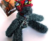 DISCOUNT-Gothic skull primitive day of the dead dia de los muertos Hand crocheted  metallic thread Lurex-Frida Khalo bear