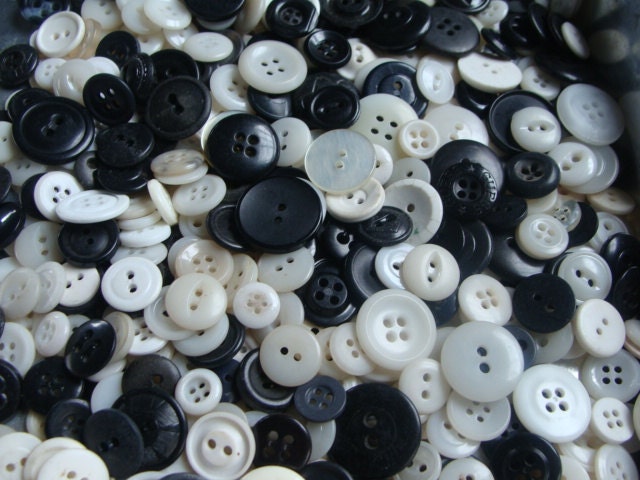 Wholesale Vintage Button Lot, Black and White Plastic, 350