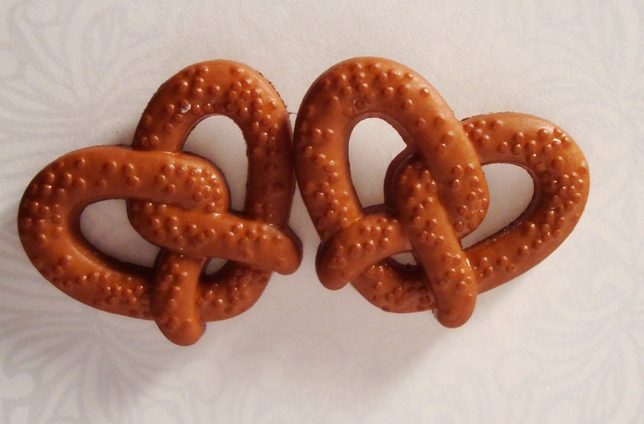 Pretzel Stud Earrings