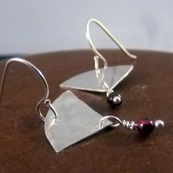 Silver Fan Earrings with Garnet