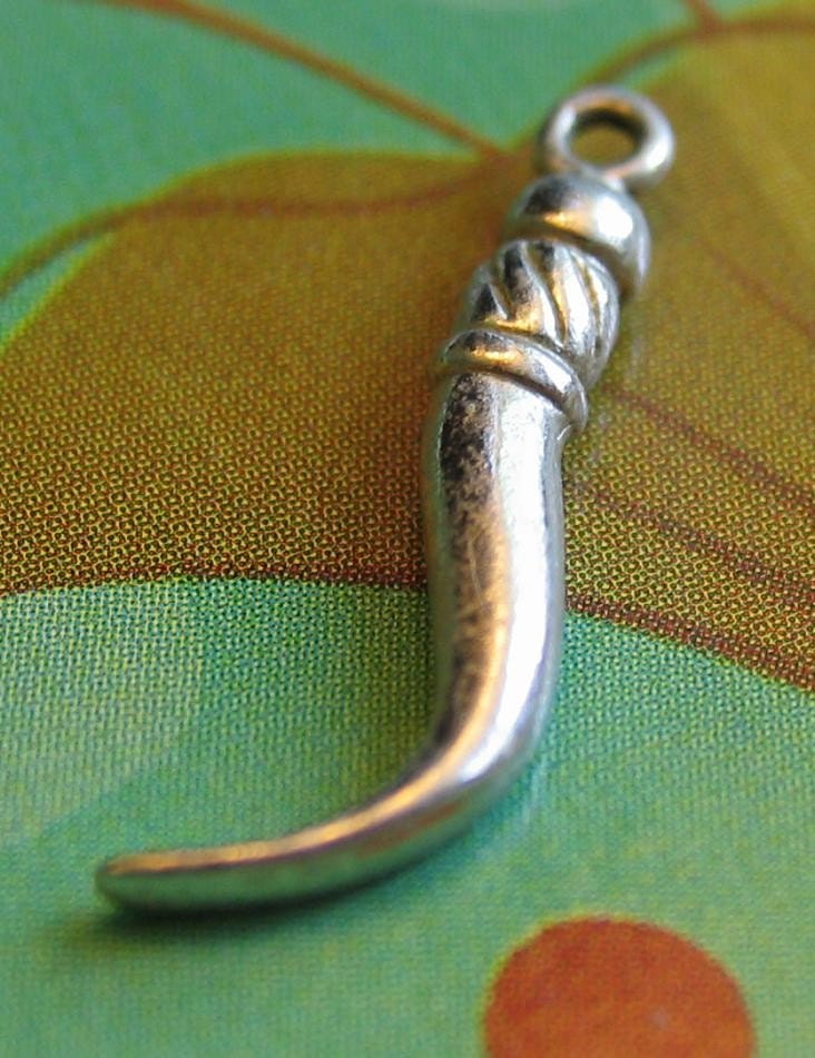 Silver Charm Horn 25mm