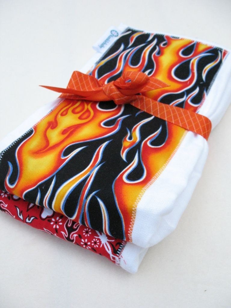 Darius-Burp Cloth Set