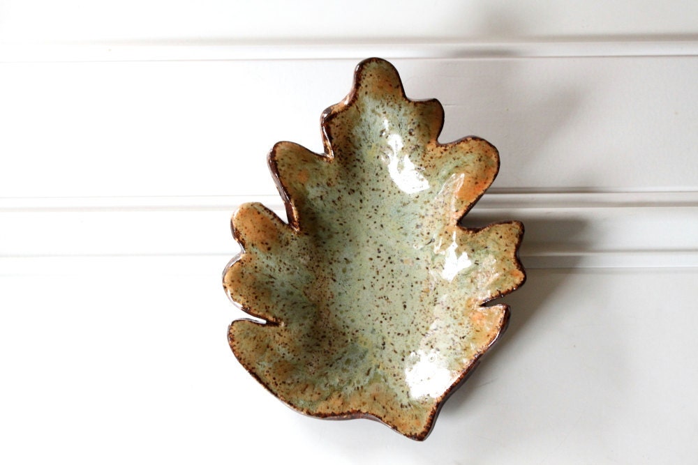 Large Textured Leaf Dish