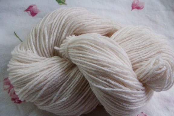 100% Cashmere Recycled Yarn Cream White