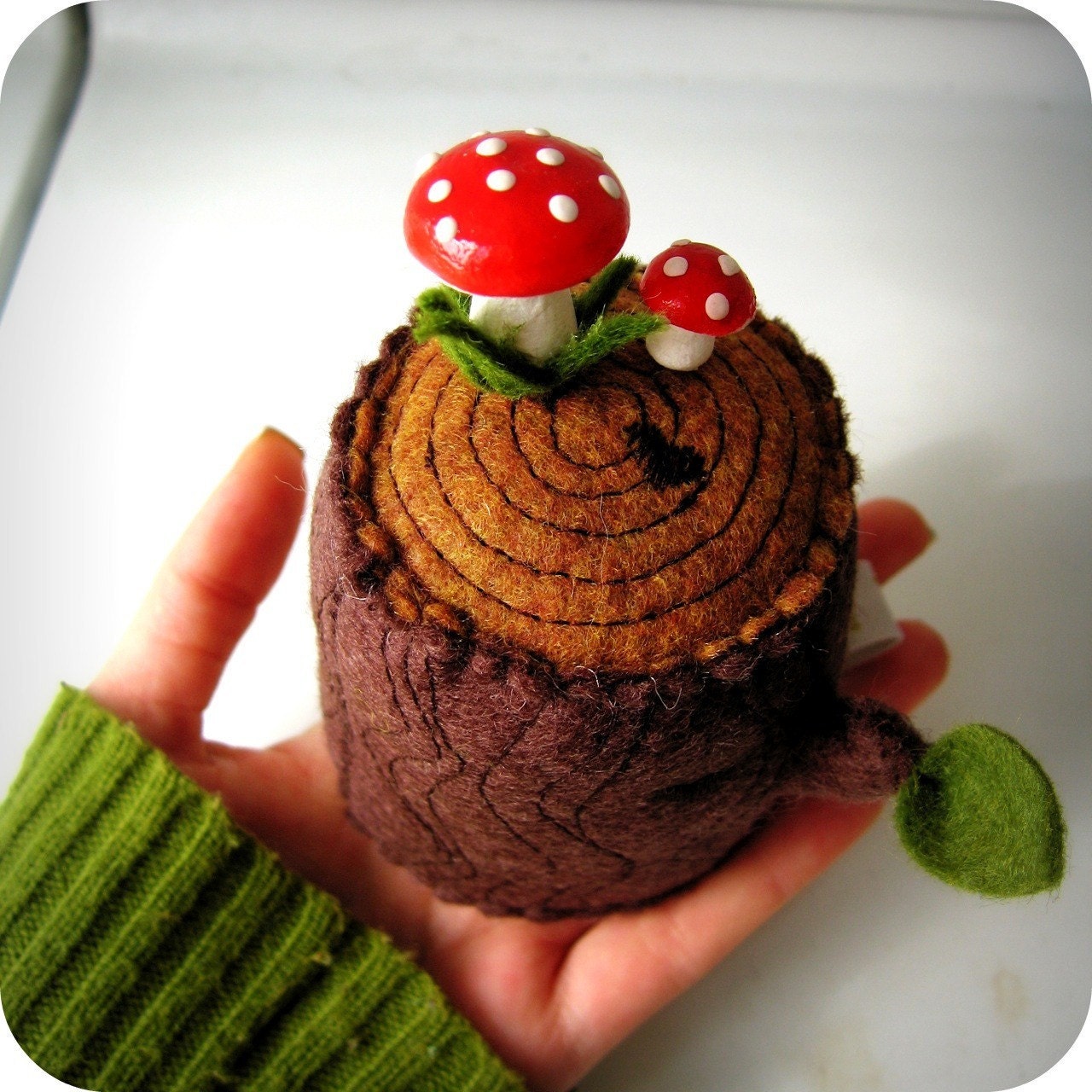 Tree Stump Pincushion