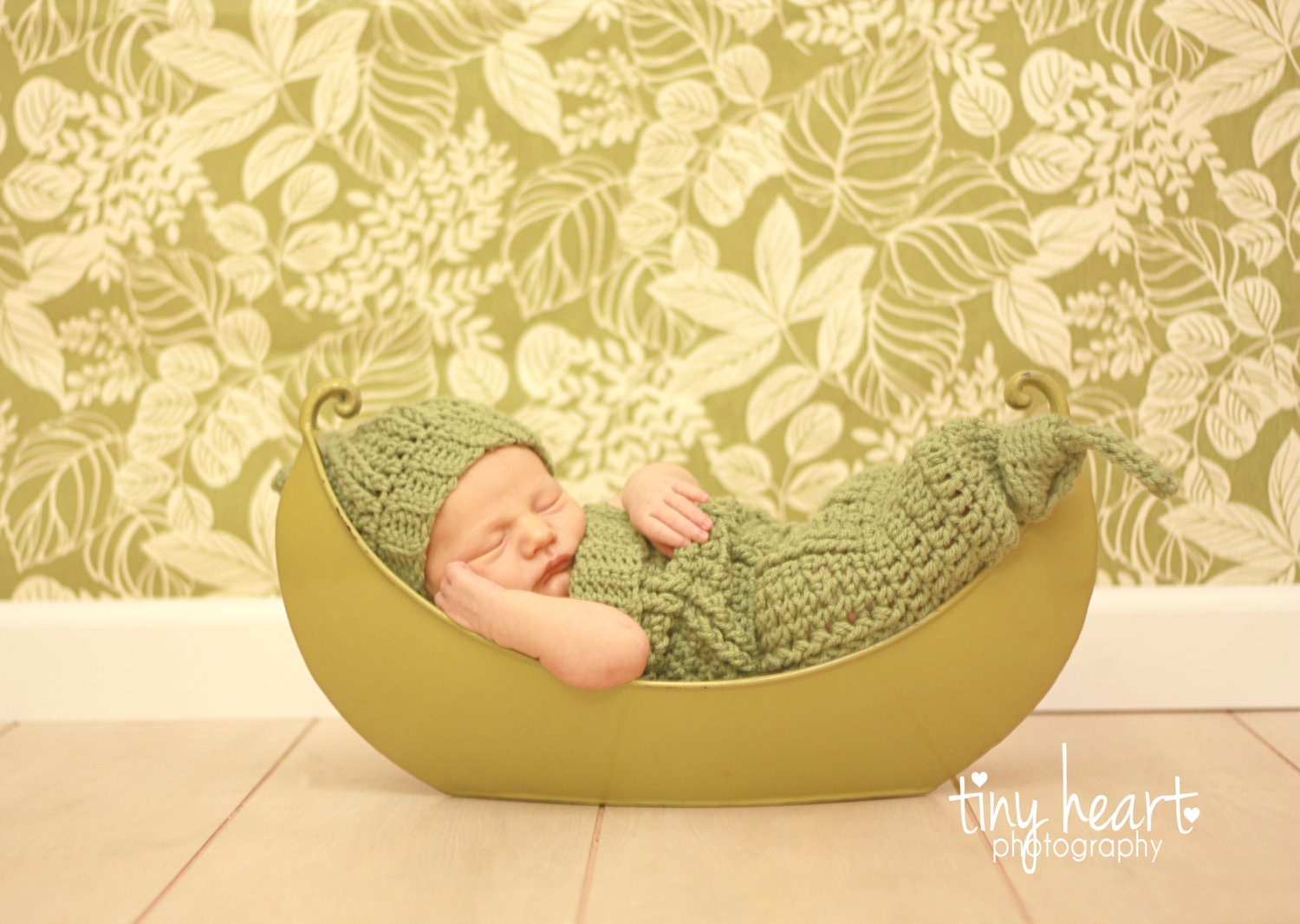 Crochet Pea Pod Cocoon and Hat Set Newborn Photo Prop Made to Order