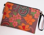Kindle 4 case / Nook Color Bag / Kindle Fire Cover / Kindle 3 Bag / MEDIUM Padded case fits covered eReaders   -  Pink and Grow Rich Fabric