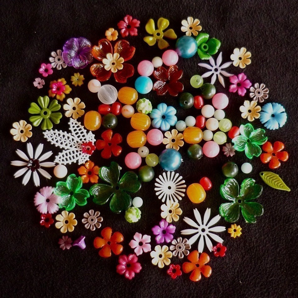 MISTO... mixed vintage colored flowers and Lucite beads(120 pcs.) 3