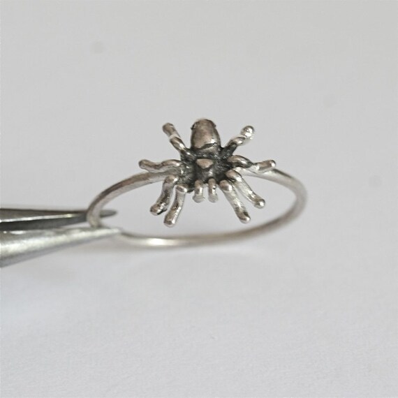 Itsy bitsy sterling silver spider ring size 6 by Zulasurfing Itsy bitsy sterling silver spider ring size 6 by Zulasurfing