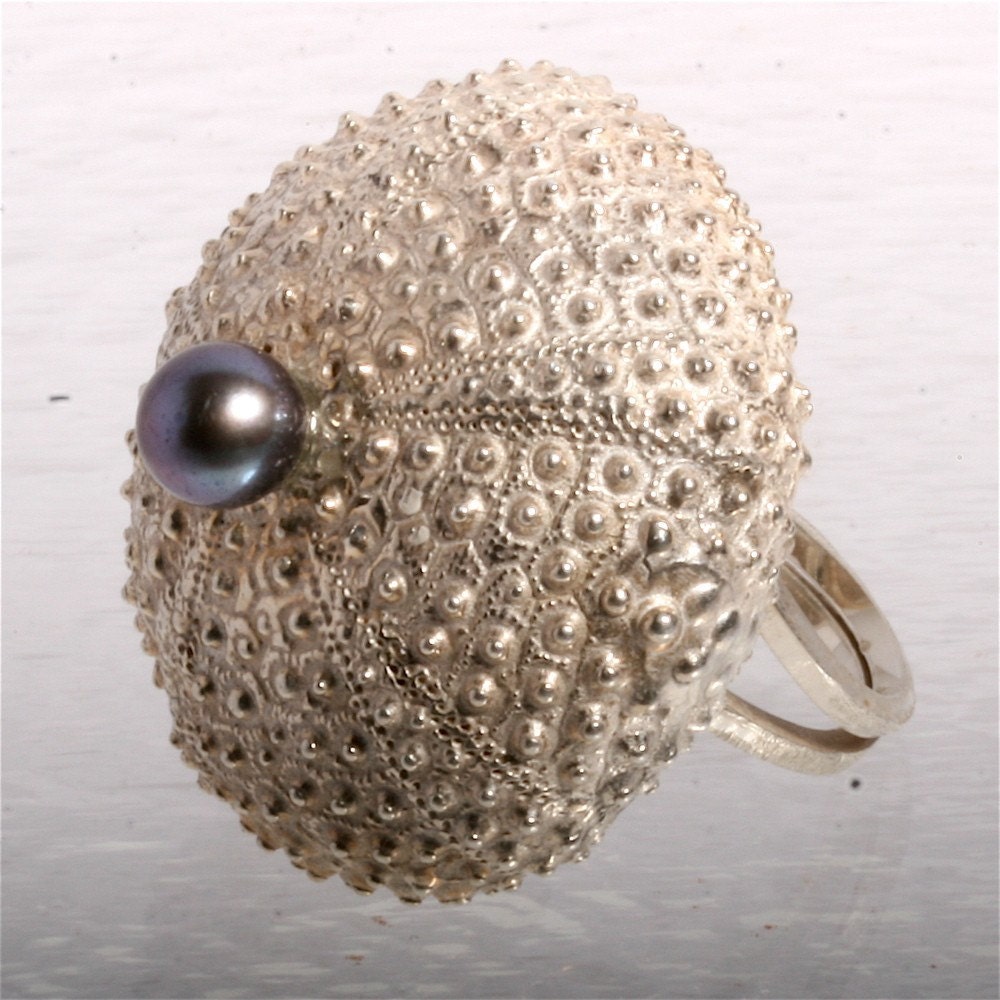 Sterling silver sea urchin adjustable ring with a black pearl