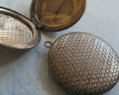 Large ZIC ZAC Circle Locket 30mm (in antique silver tone) - code 925