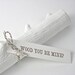 faux bois log. white