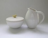 Ceramic Creamer and Sugar Set with Bird in White
