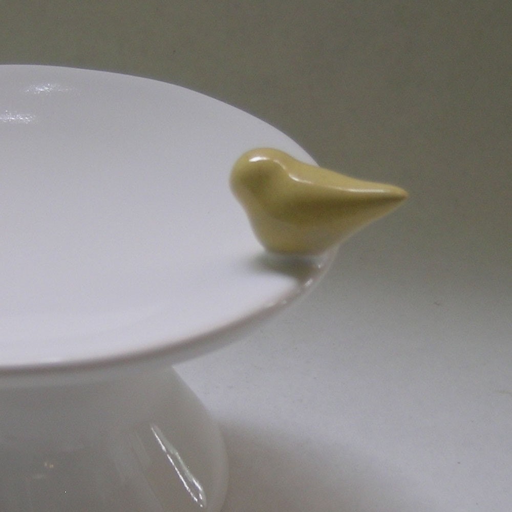 Ceramic Cupcake Stands with Birds in White with Bird