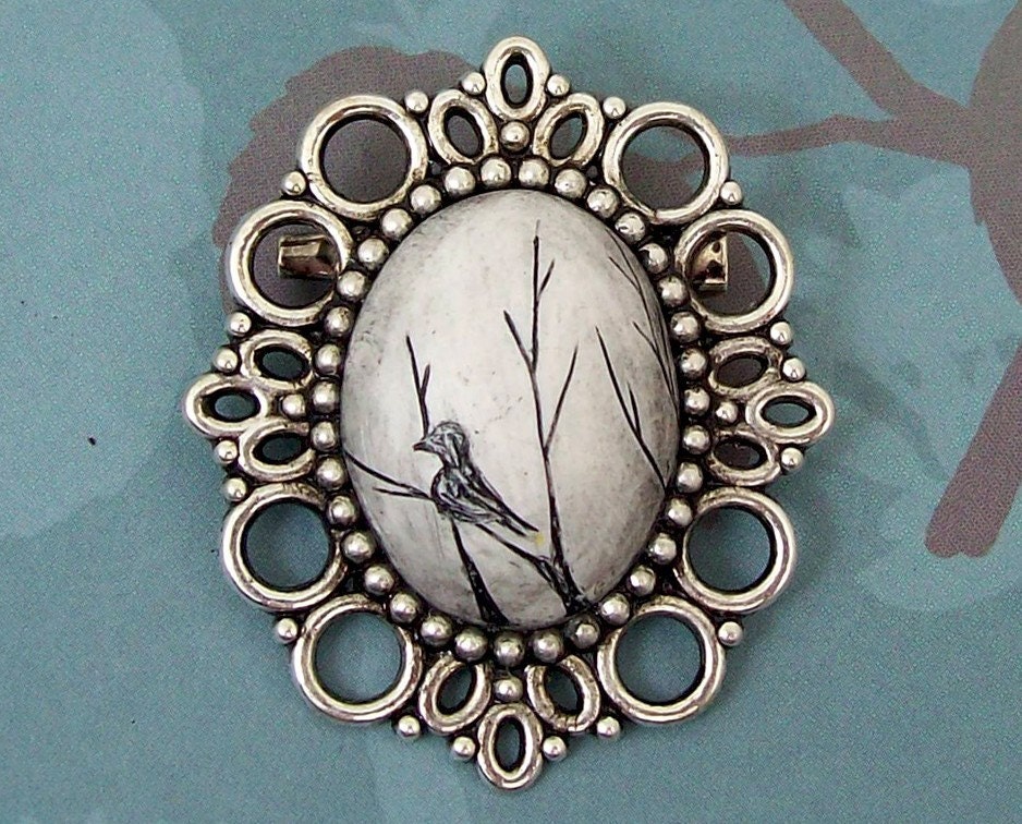 Bird on Braches Blackbird Cameo Brooch