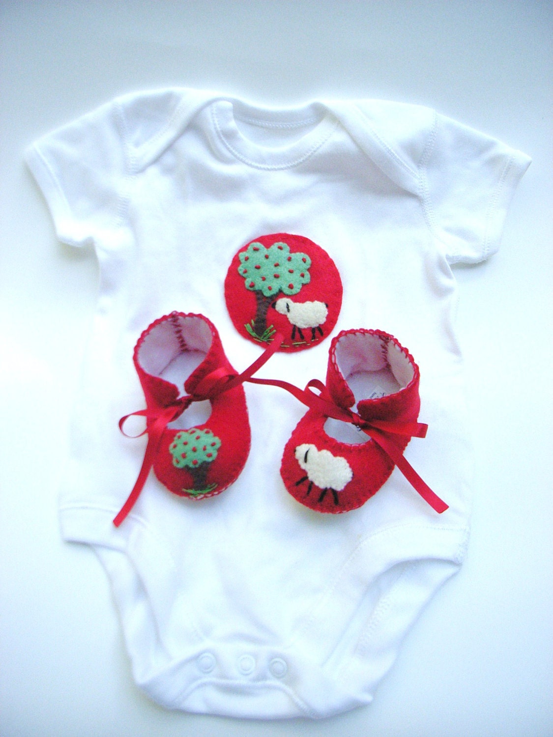 Little Red Riding Hood Baby Gift Set ECO Baby Booties for Girls and Bodysuit Onsie.Baby Boots Baby Slippers