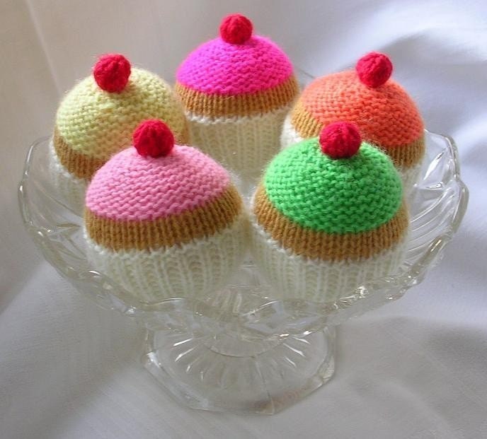CUPCAKE KNITTING PATTERN PDF by cakescakescakes on Etsy