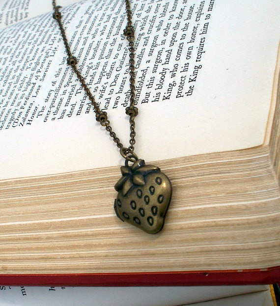 Vintage-look Antique Brass Strawberry Locket