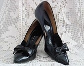 SALE Sexy Black Vintage Pointy Toe Pumps with Bow Size 6 1/2 50s-60s SALE