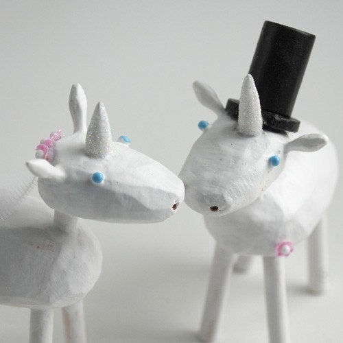 Bride and Groom Unicorns for your Wedding Cake