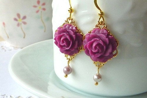 Purple Roses with Lilac Pearls Earrings. Bridesmaid Gifts. Bridal Party Gifts. Wedding Party Gifts.