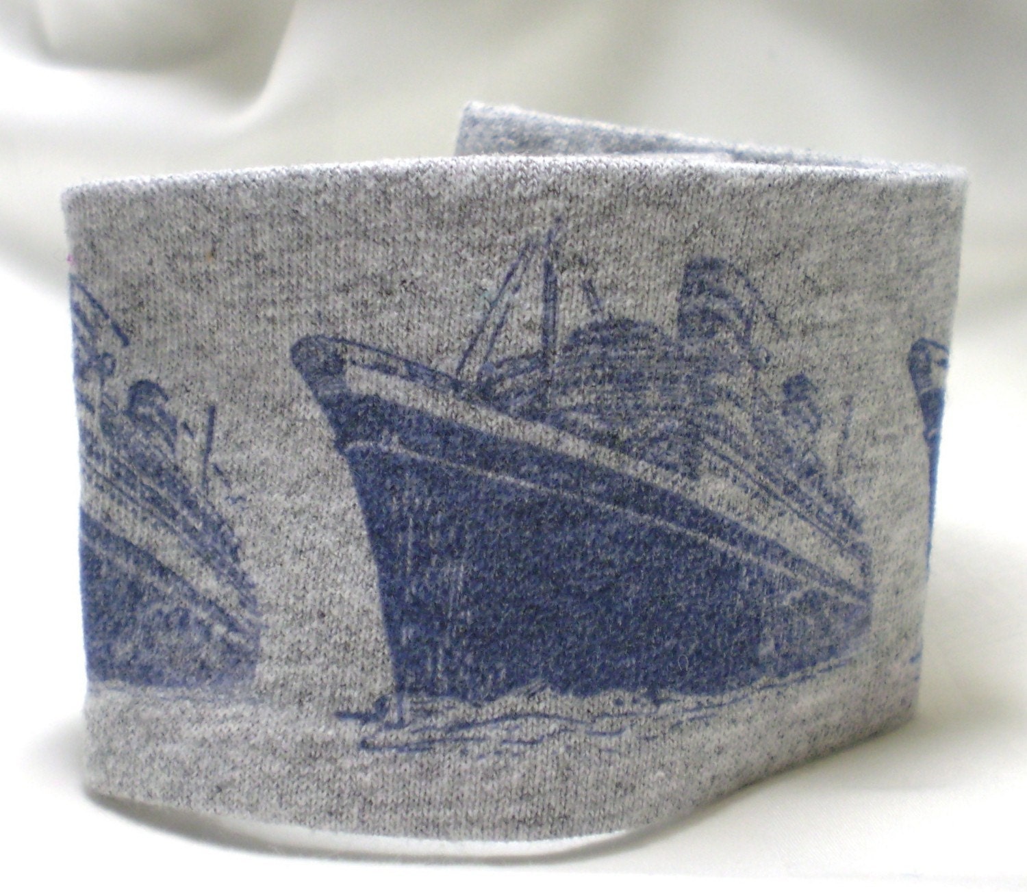 Wrist Cuff Wallet for running - Ocean Liner - Eco-Friendly
