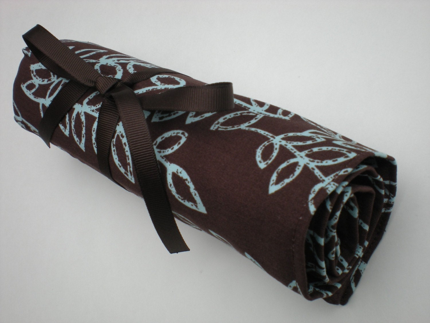 double pointed knitting needle case - organizer - leafy stems -holds 14 sizes - sizes 1-15