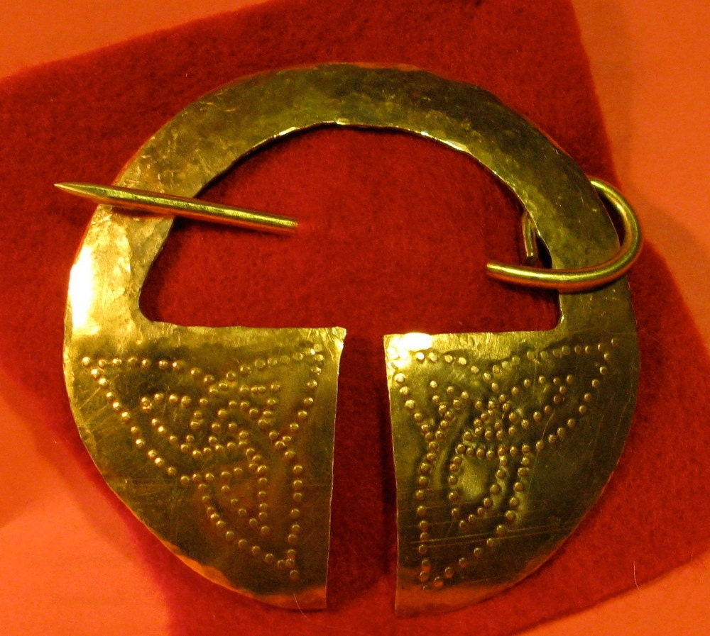 Penannular Brooch of brass with Celtic Knots impressed into the ends, for Kilt, Shawl, or Cloak Pin