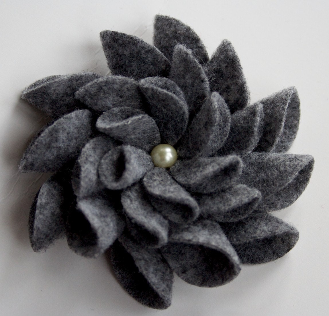 Felt Flower Pin (Gray)