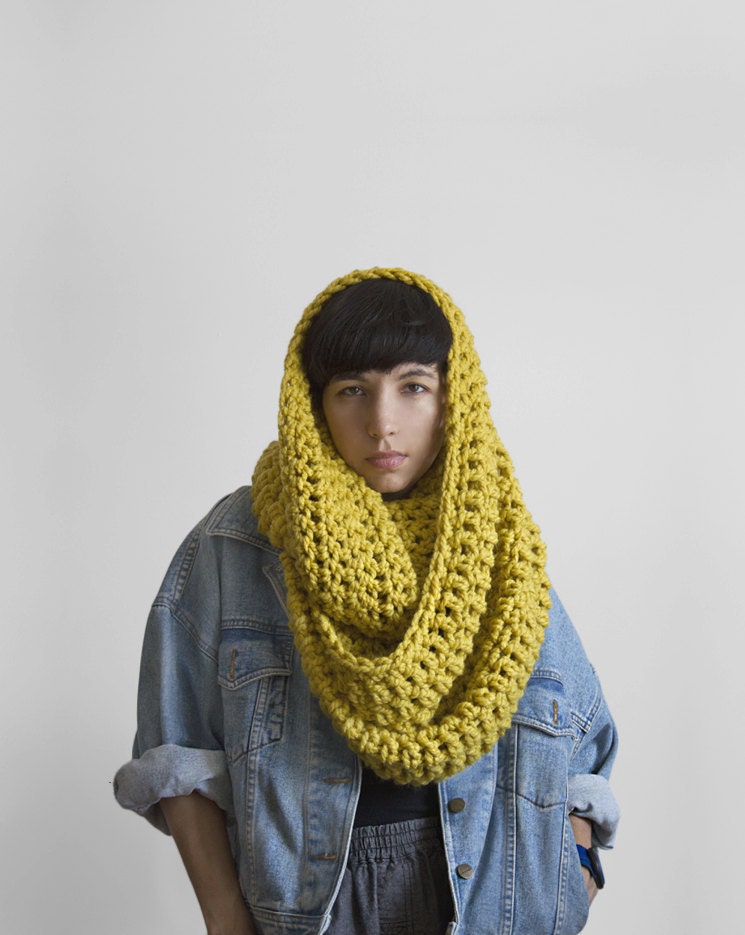 The Pembroke Cowl in Citron