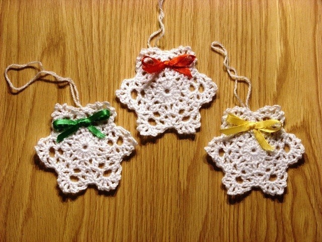 White Crocheted Snowflake Ornament with Your Choice of Bow - Multiple Purchase DISCOUNT Available