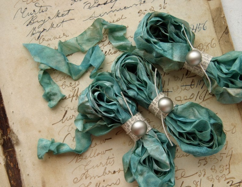 NEPTUNE Cabbage Roses Ribbon