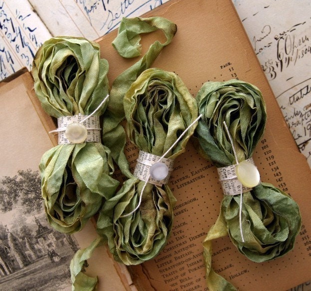 EASTER MEADOW Cabbage Roses Ribbon