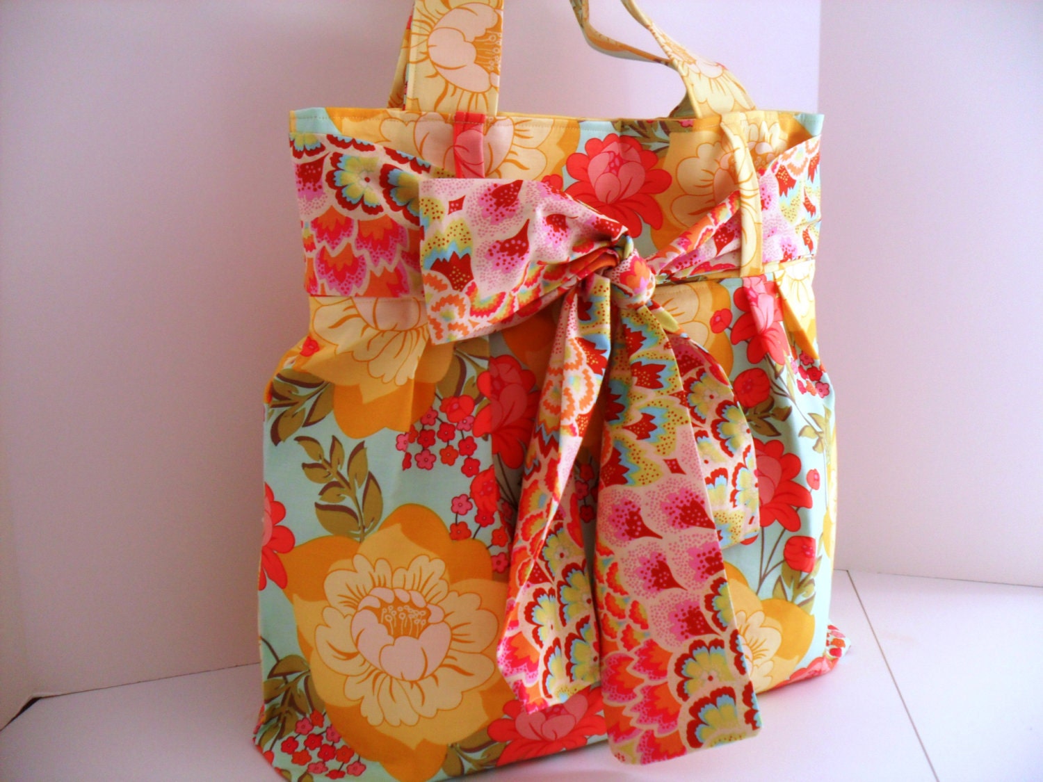 Large Bow Handbag Made of Meadowsweet Fabric