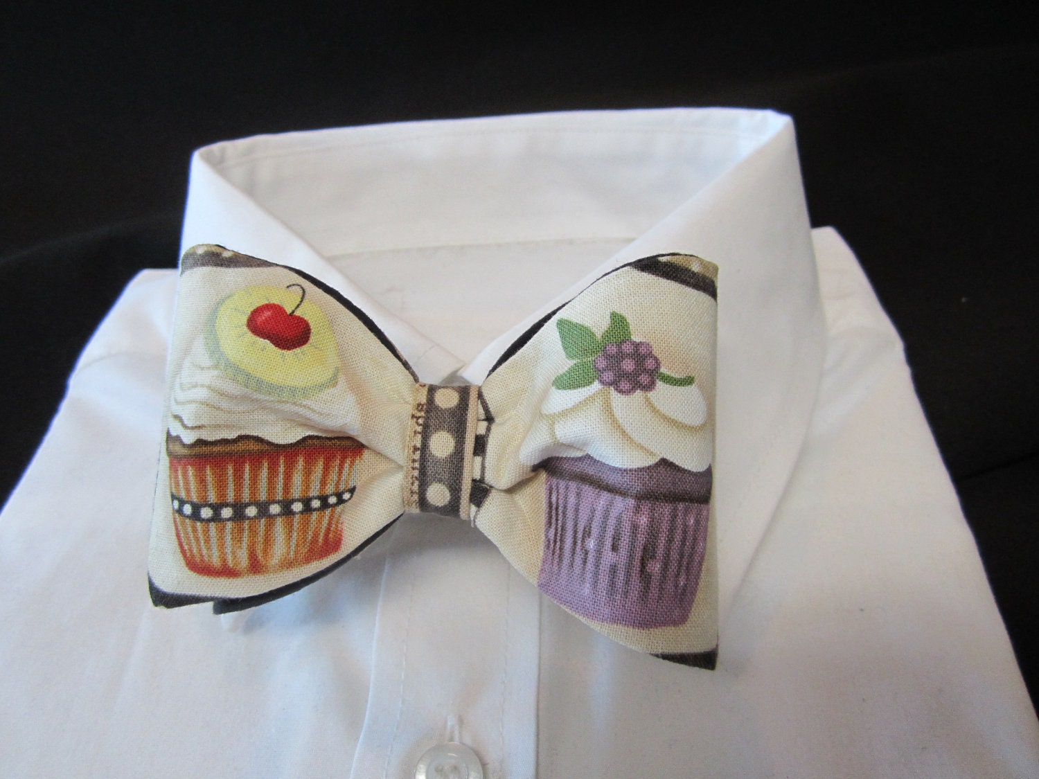 Cupcake bow tie