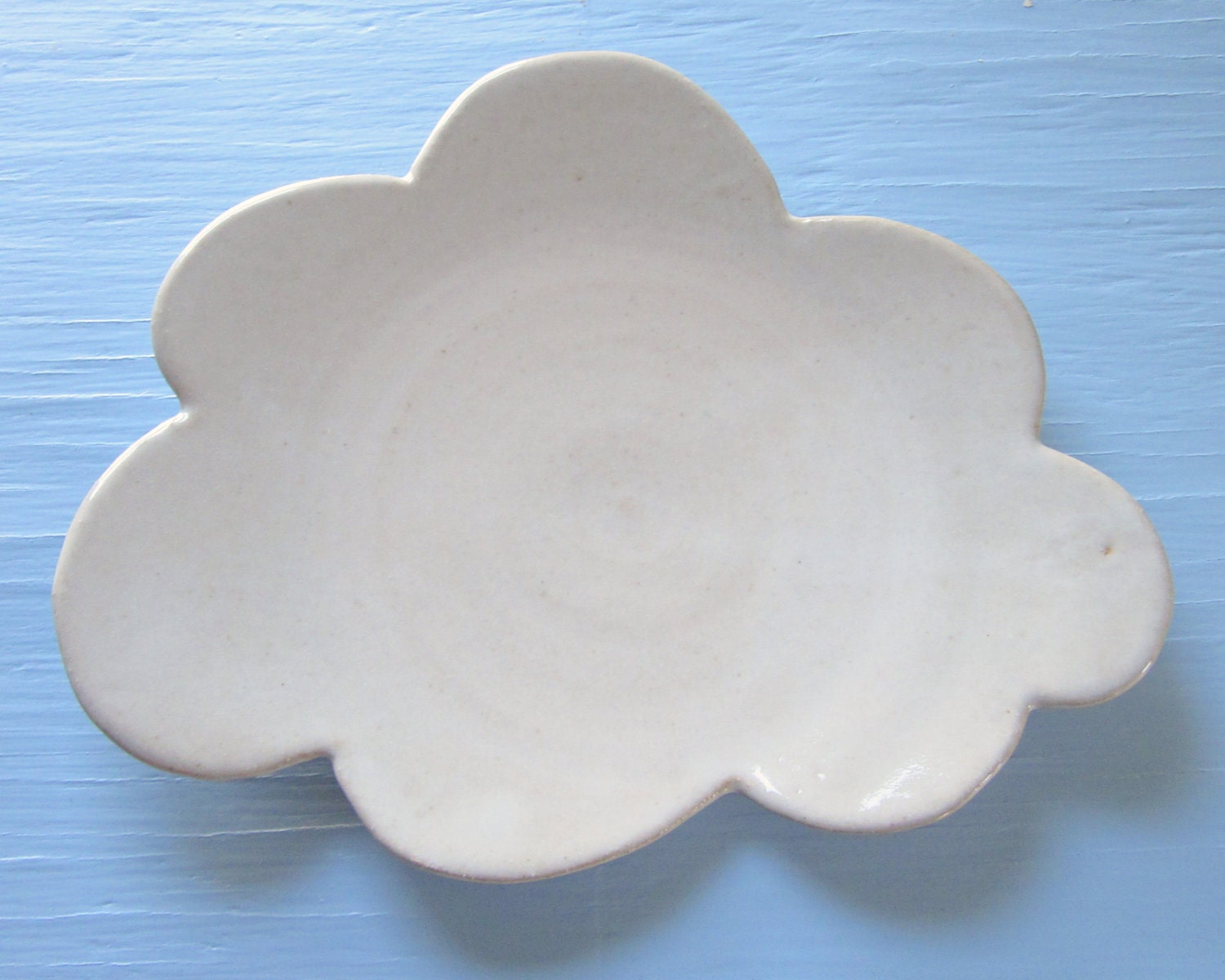 white cloud dessert plate - 9 inches