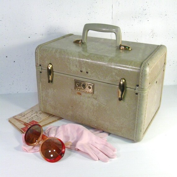 Vintage Samsonite Streamlite train case suitcase carry by StephieD