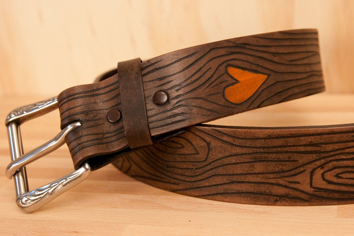 Leather Belt - Wood grain and heart - Nice pattern in orange and antique black