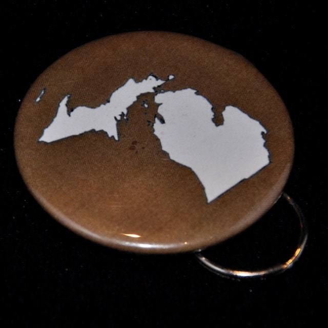 MITTEN Michigan Bottle Opener 2-1/4  2.25 Button