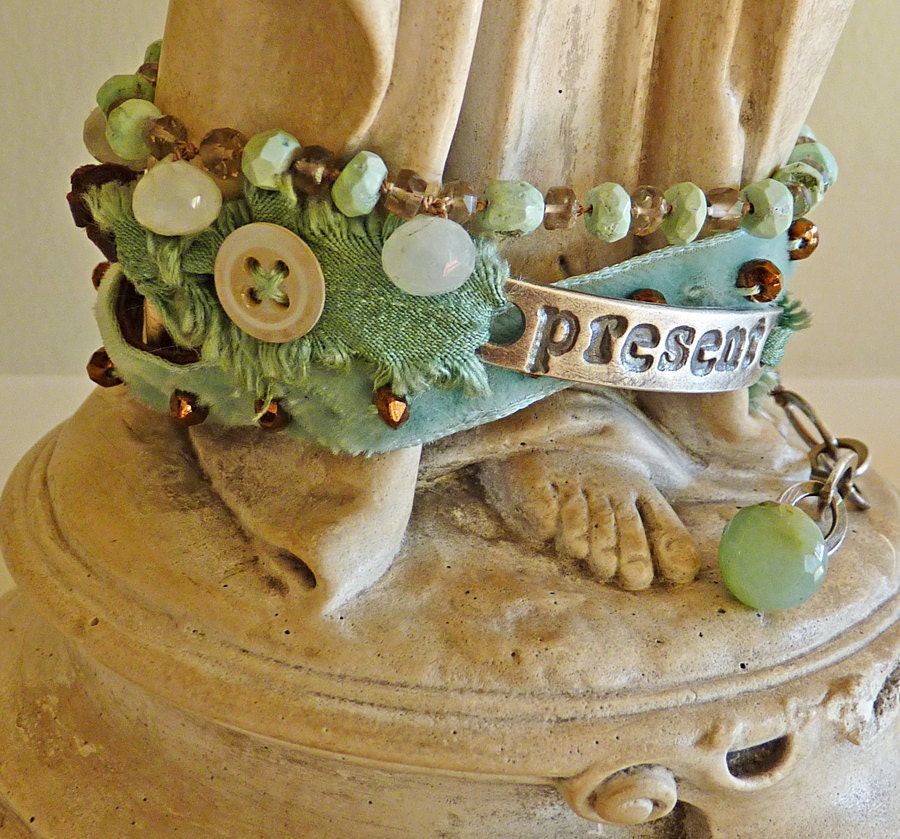 be present necklace/bracelet wrap